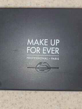 Makeup Forever Blurring Powder Foundation